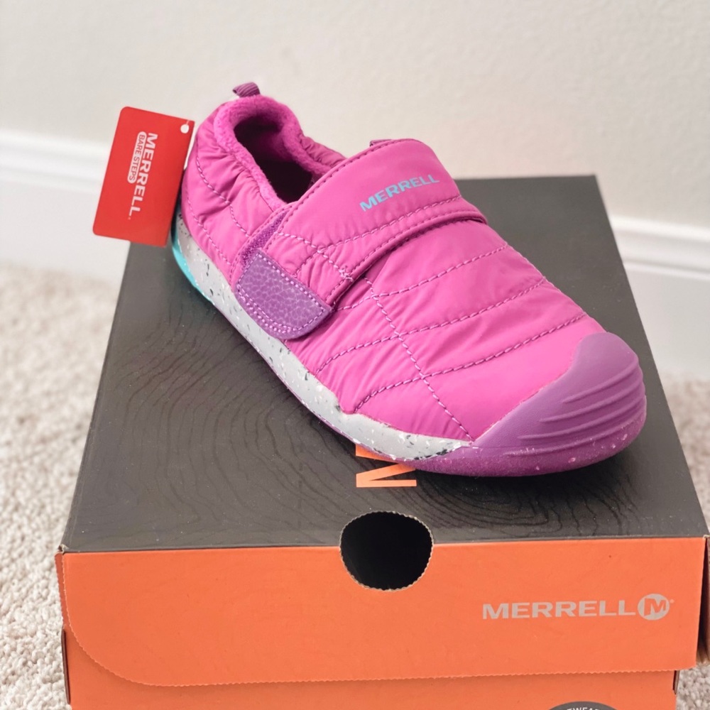 NWT MERRELL BARE STEPS HUT MOC BERRY COLOR SIZE 3